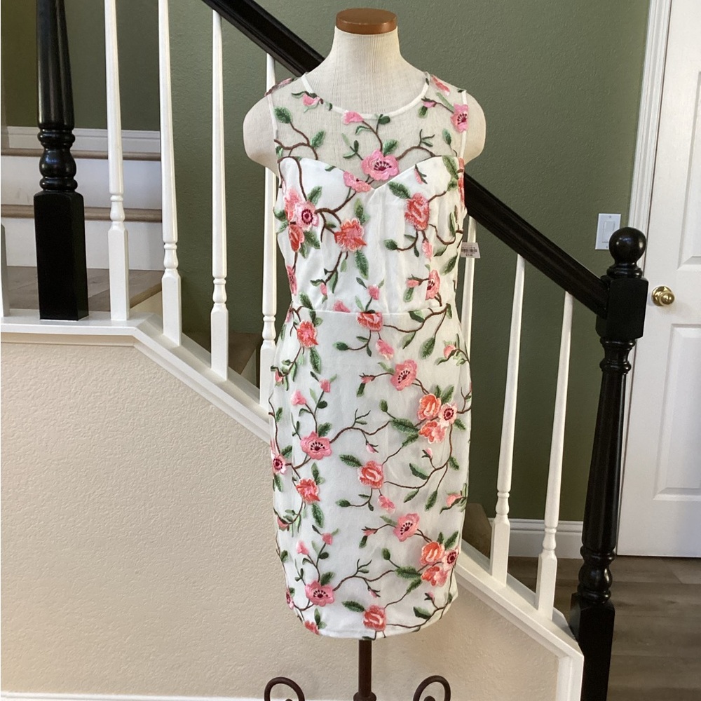 New Floral Embroidered Sleeveless Dress